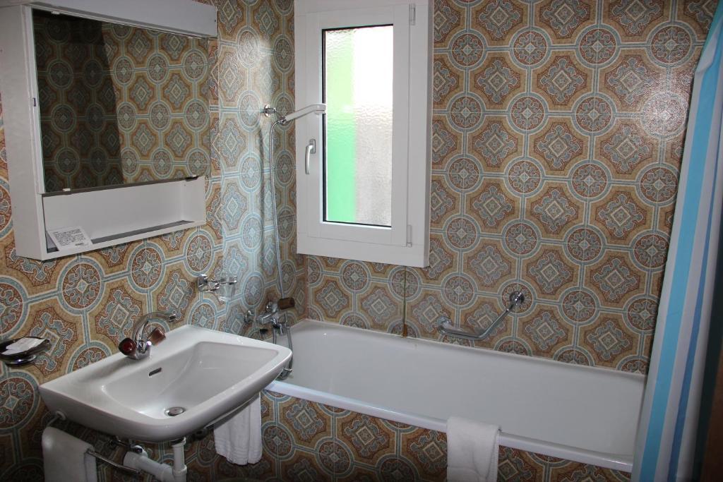Hotel Walensee Trattoria Weesen Bilik gambar